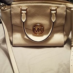 Micheal Kors Hudson handbag